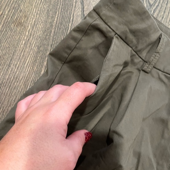 Express Ankle Pants Straight Leg Pleated Front Trousers  Pockets Green Size 14R - Picture 5 of 13